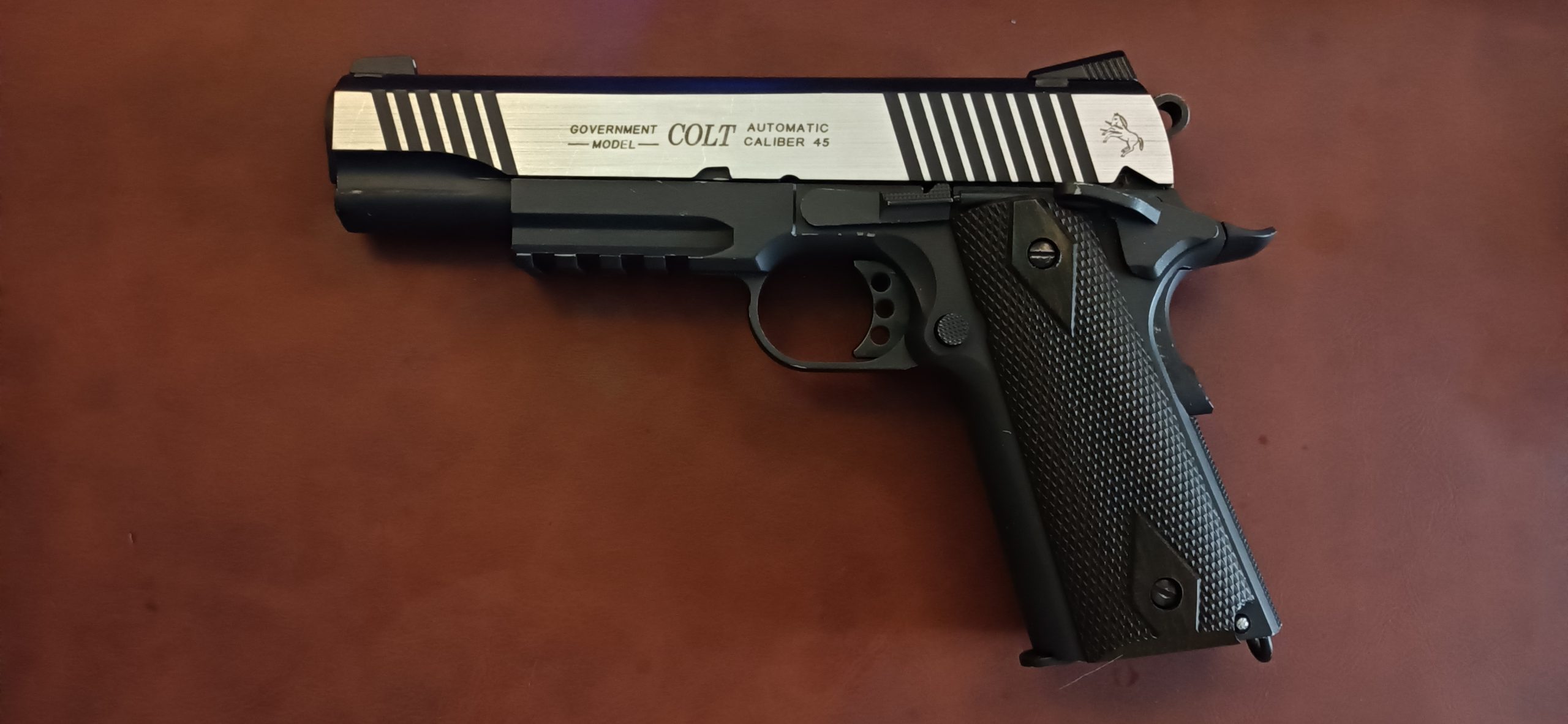 Colt 1911 Railgun Bi-Ton