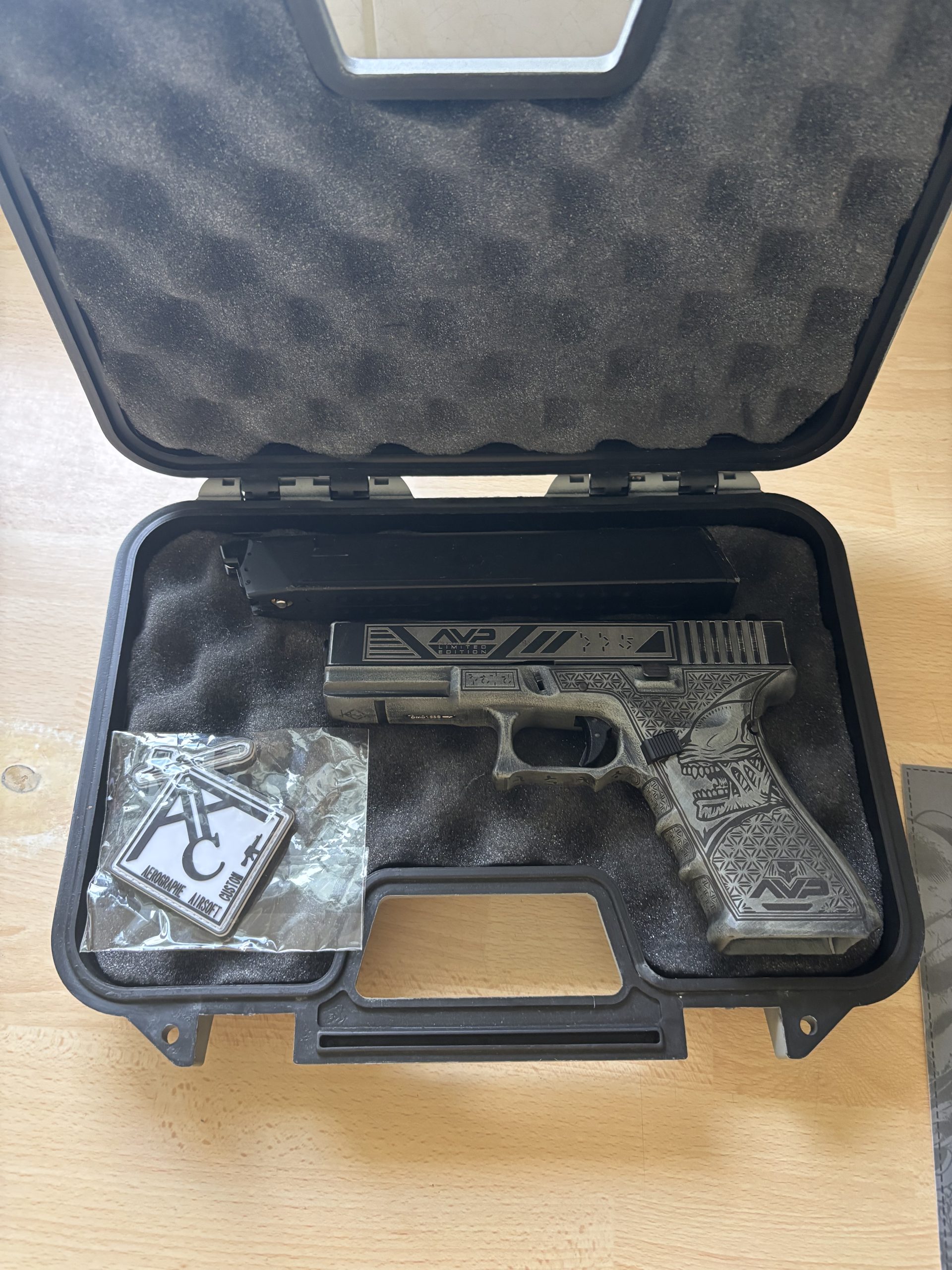 Réplique de poing airsoft WE GEN5