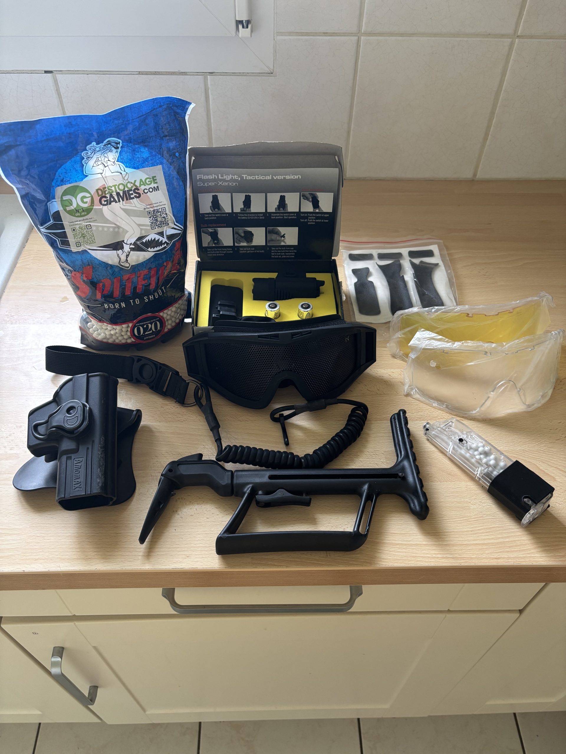 Réplique de poing airsoft WE GEN5