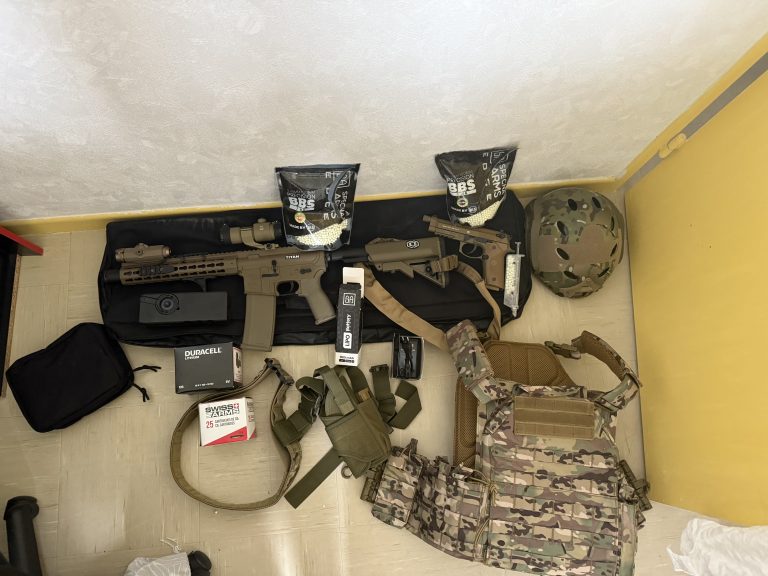 LOT COMPLET AIRSOFT AVEC 2 RÉPLIQUES