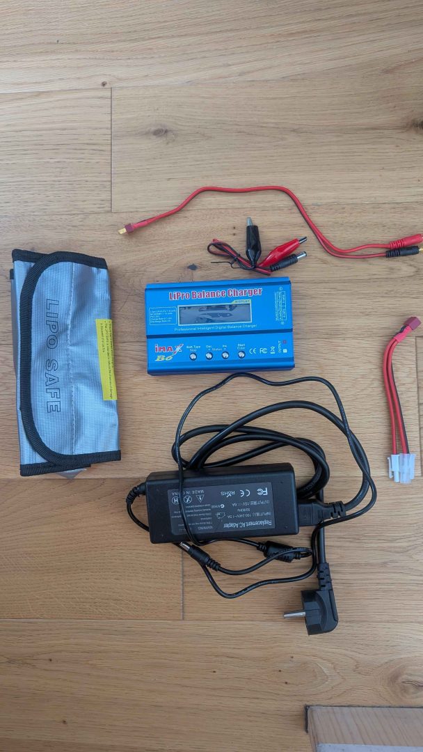 Vend chargeur de batterie lipo IMAX B6 80 Watts
