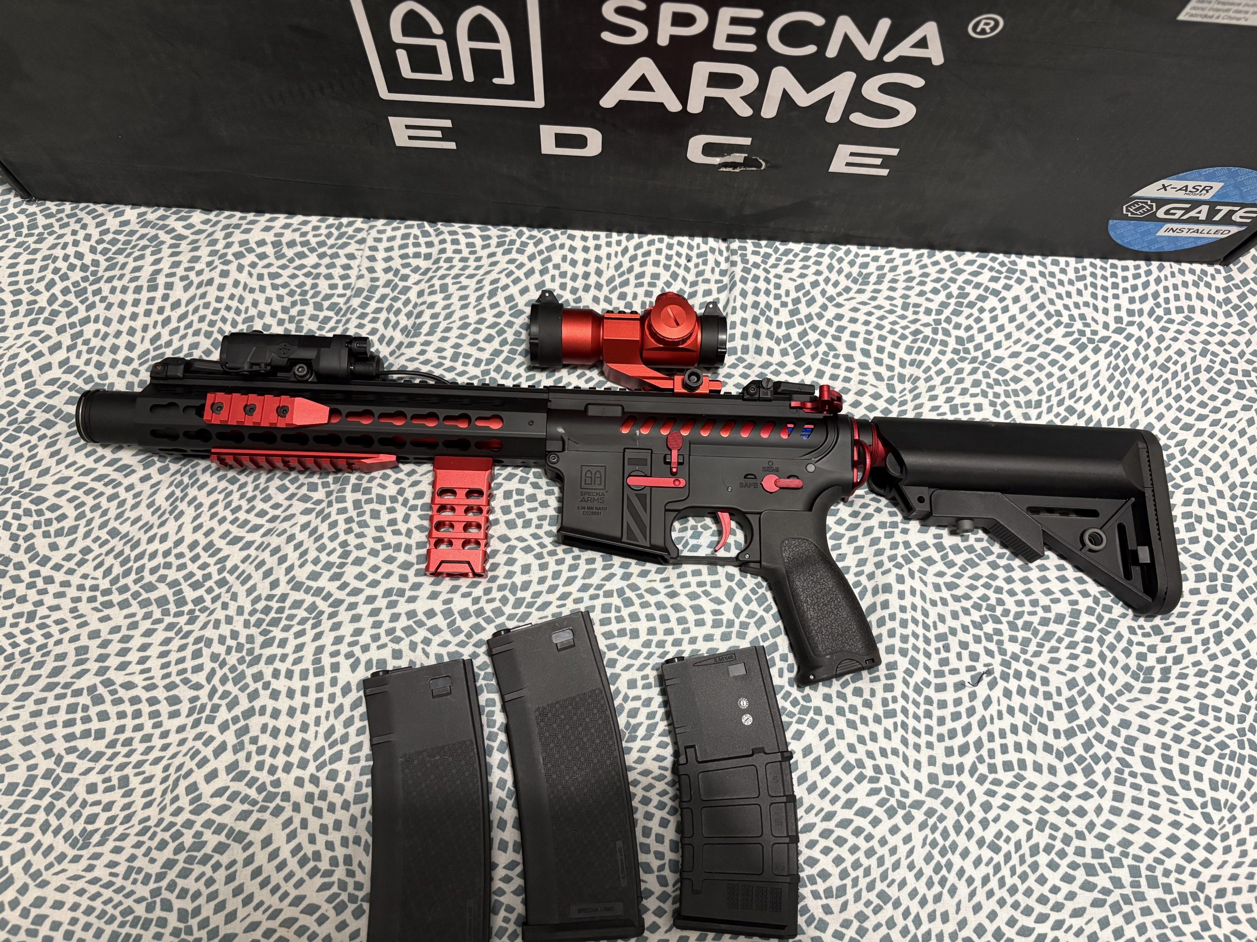 SA E40 edge gate X-ASR avec 3 chargeurs