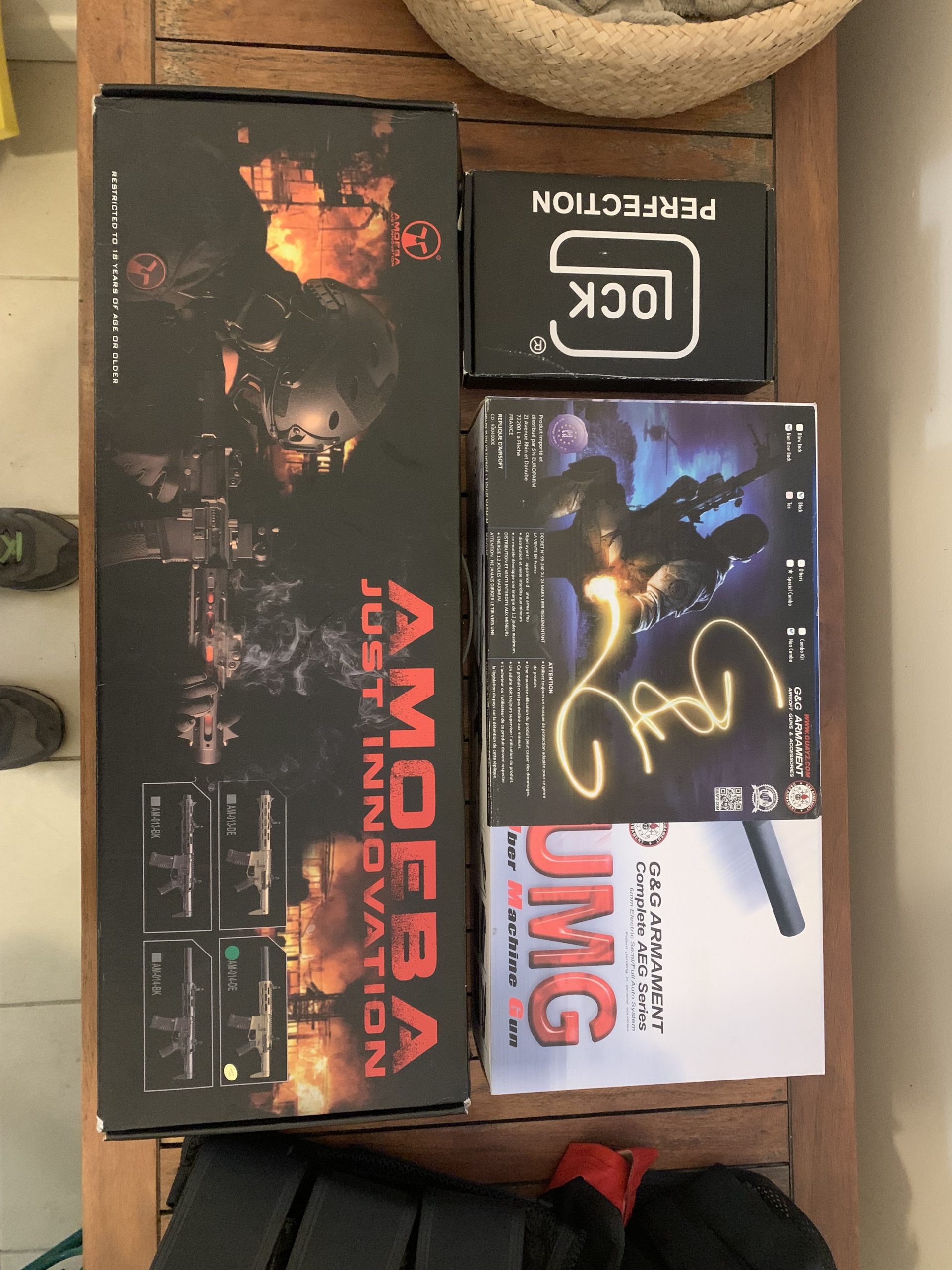 LOT REPLIQUES AIRSOFT (UMG + AM-014 + GLOCK)