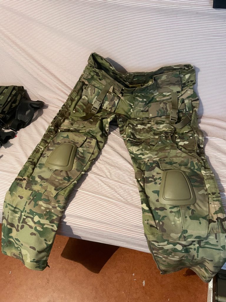 Ensemble UBAS/Pantalon de combat MultiCam