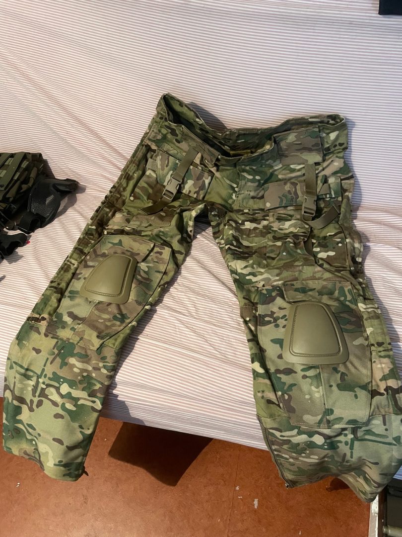 Ensemble UBAS/Pantalon de combat MultiCam
