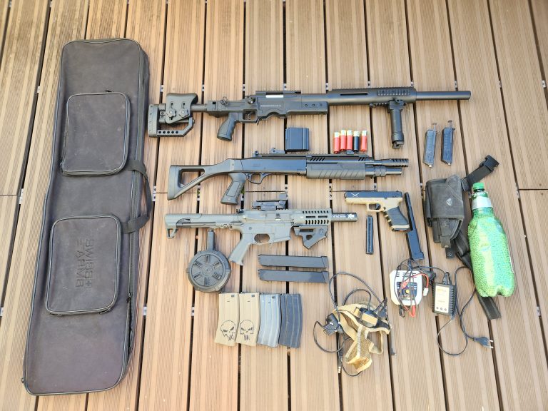 Lot répliques + accessoires