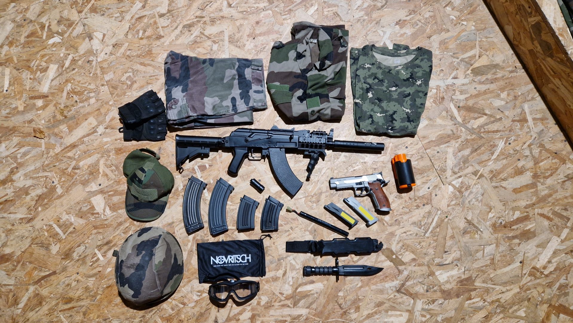 Pack airsoft avec AK47-B et Sig Sauer PP26S