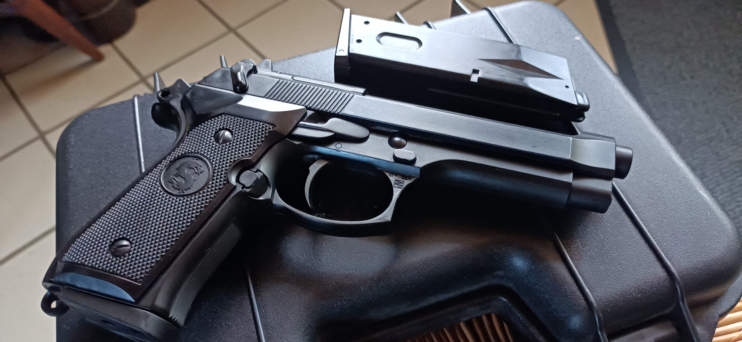 Beretta M9A1 +2 chargeurs