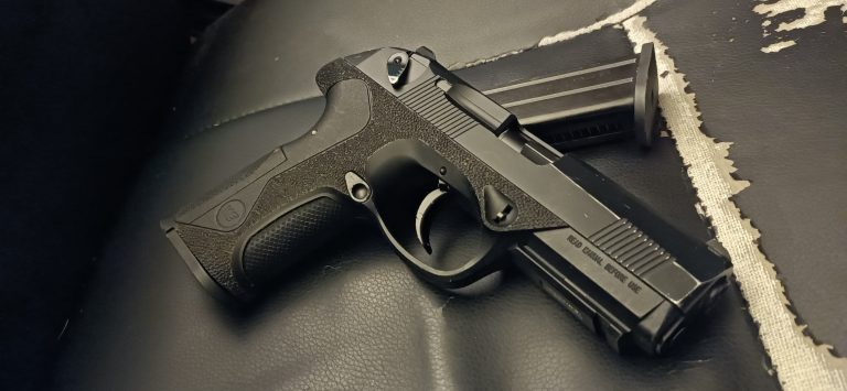 Beretta PX4 Storm [Upgraded + 2 chargeurs]