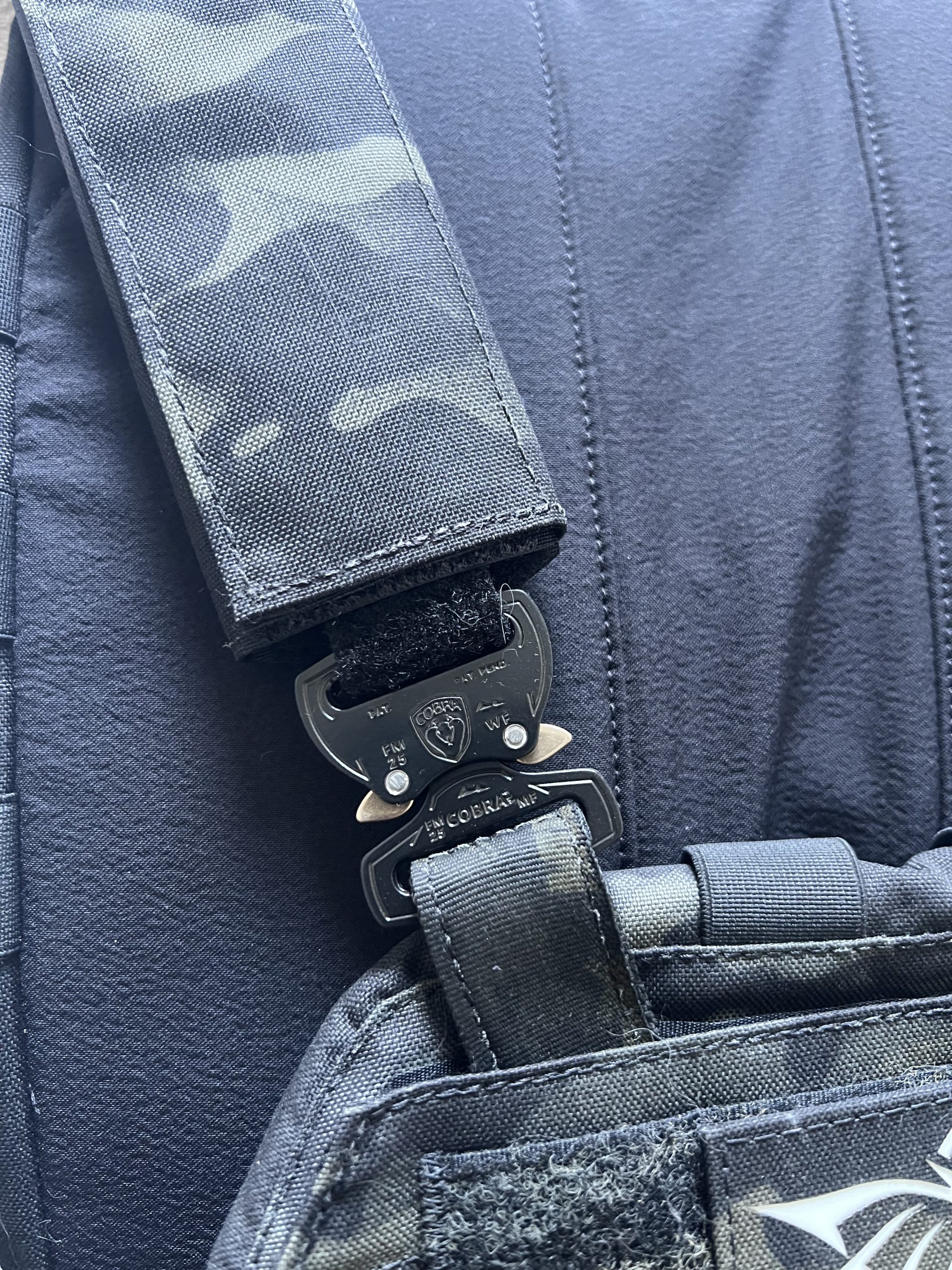 Gilet porte-plaques HPC MCBK de la marque Hexatac