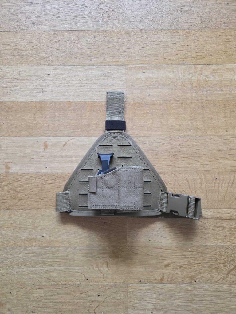 Warrior Assault systems Universal Pistol holster + Direct Action Mosquito Drop Leg Panel