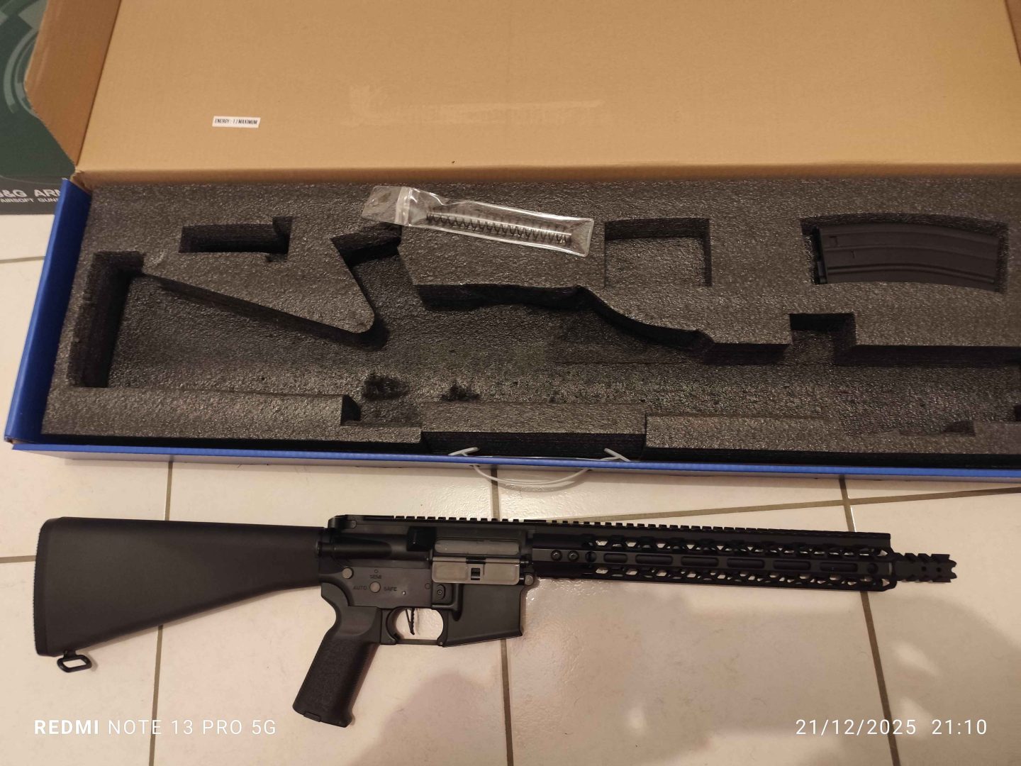 Colt M4 Lima Cybergun AEG avec upgrade