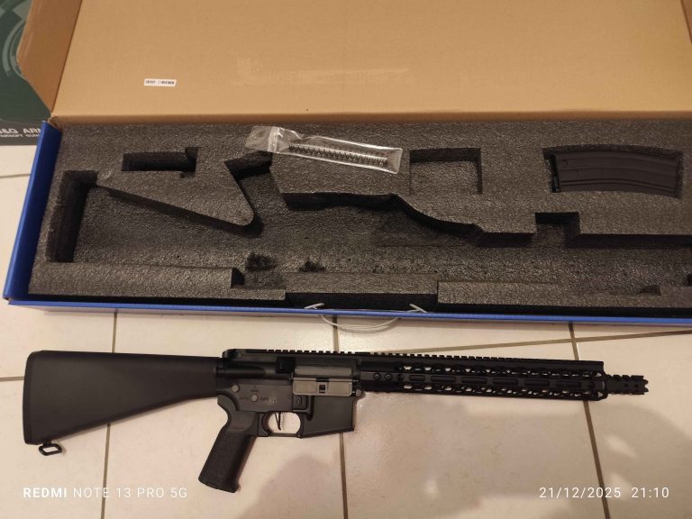 Colt M4 Lima Cybergun AEG avec upgrade