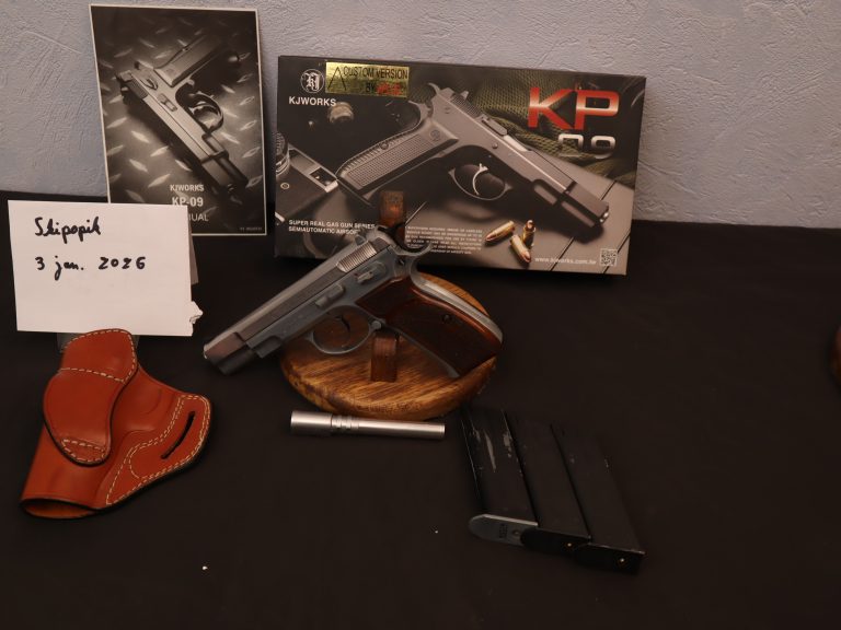 CZ75 KJw chrome avec marquages