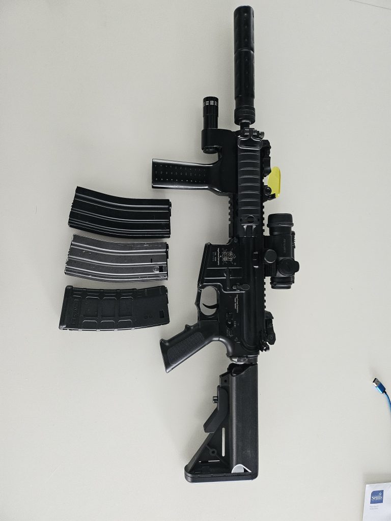 Réplique VFC M4 CQB Full métal + accessoires – Excellent état