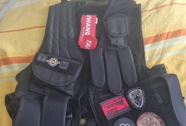 Gilet tactique porte chargeurs…..