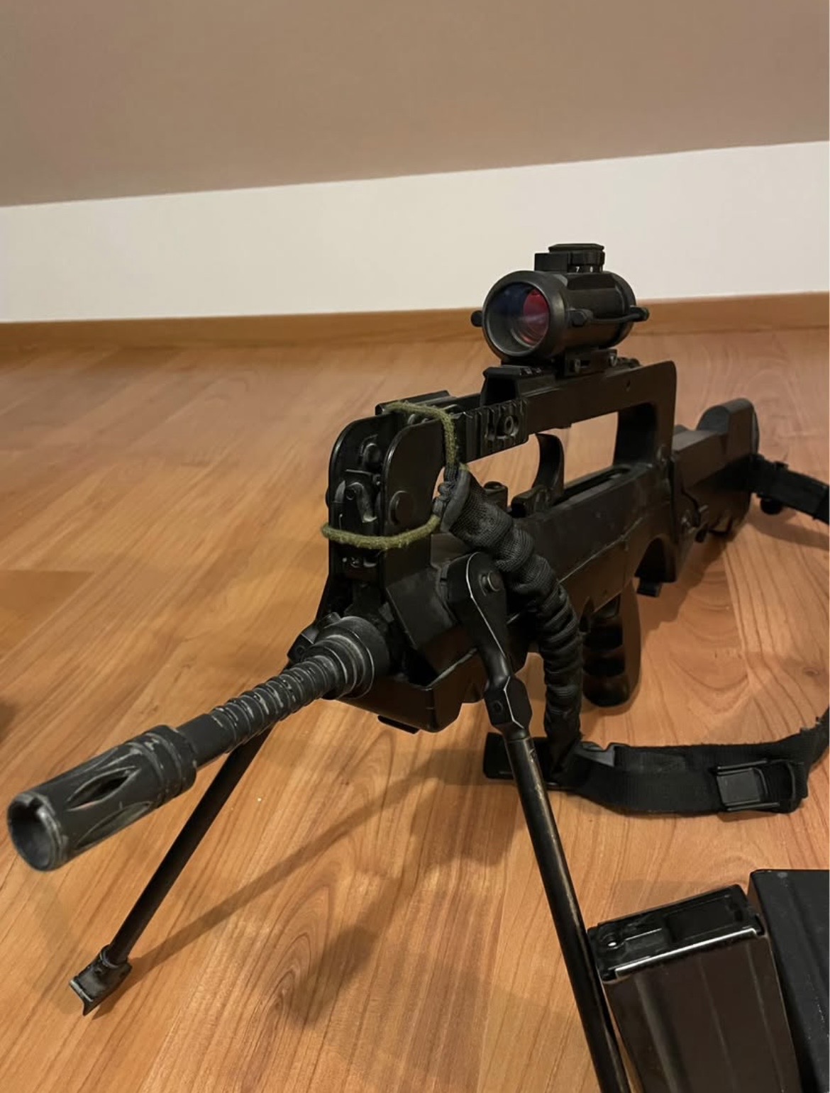 FAMAS + point rouge + 3 chargeurs