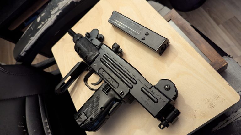 Mini-UZI GBBR KWC [Marquages réaliste]