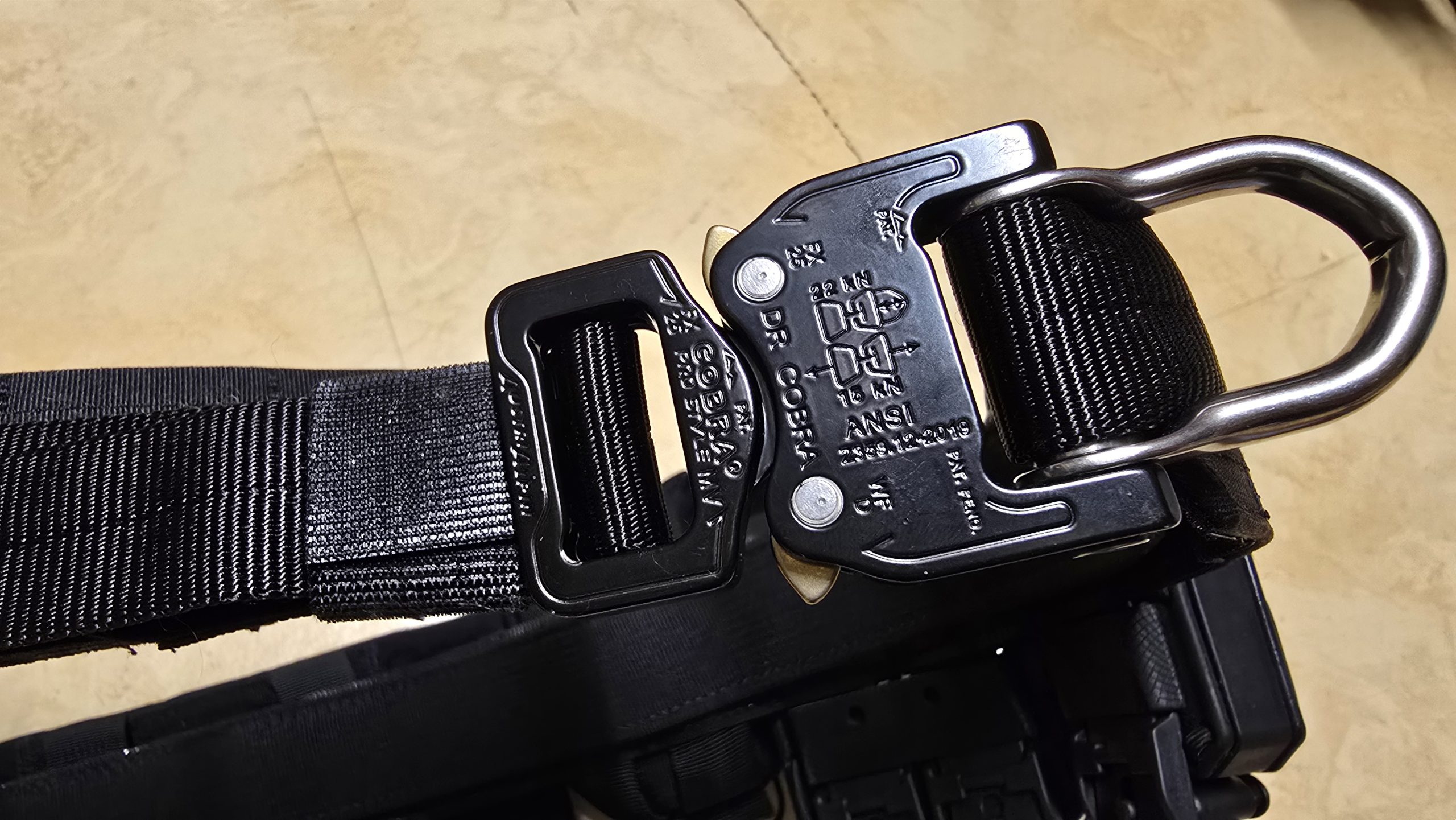 Ceinturon tactique Hexatac HMB, brelage noir et accessoires