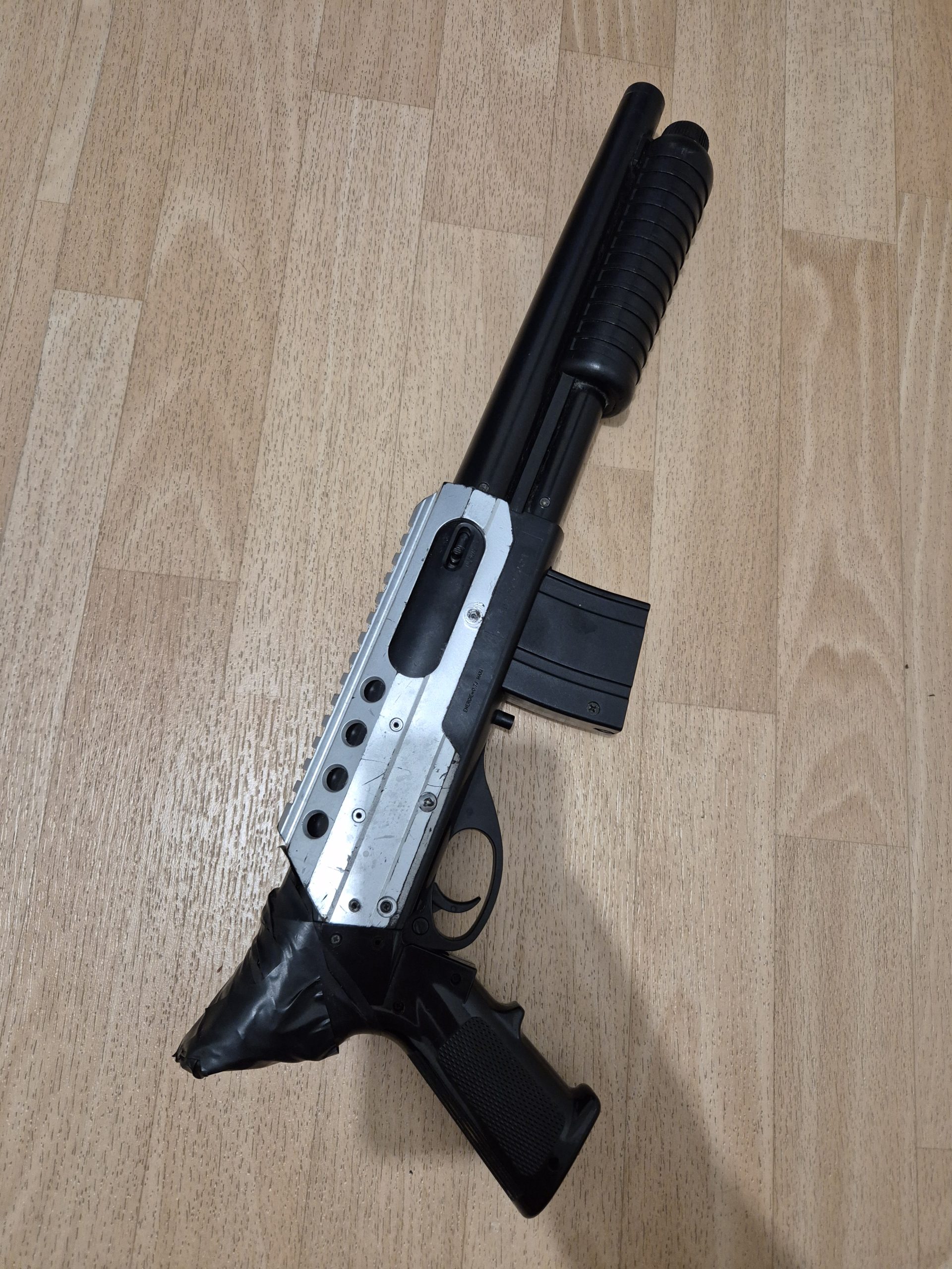 Fusil à pompe léger
