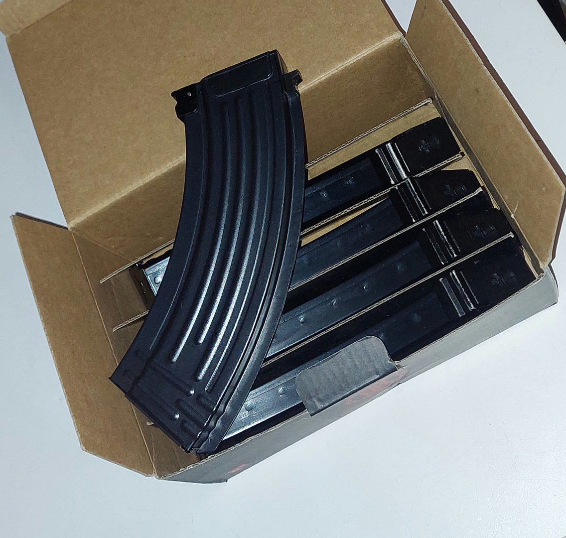 Lot 5 chargeurs ak e&l