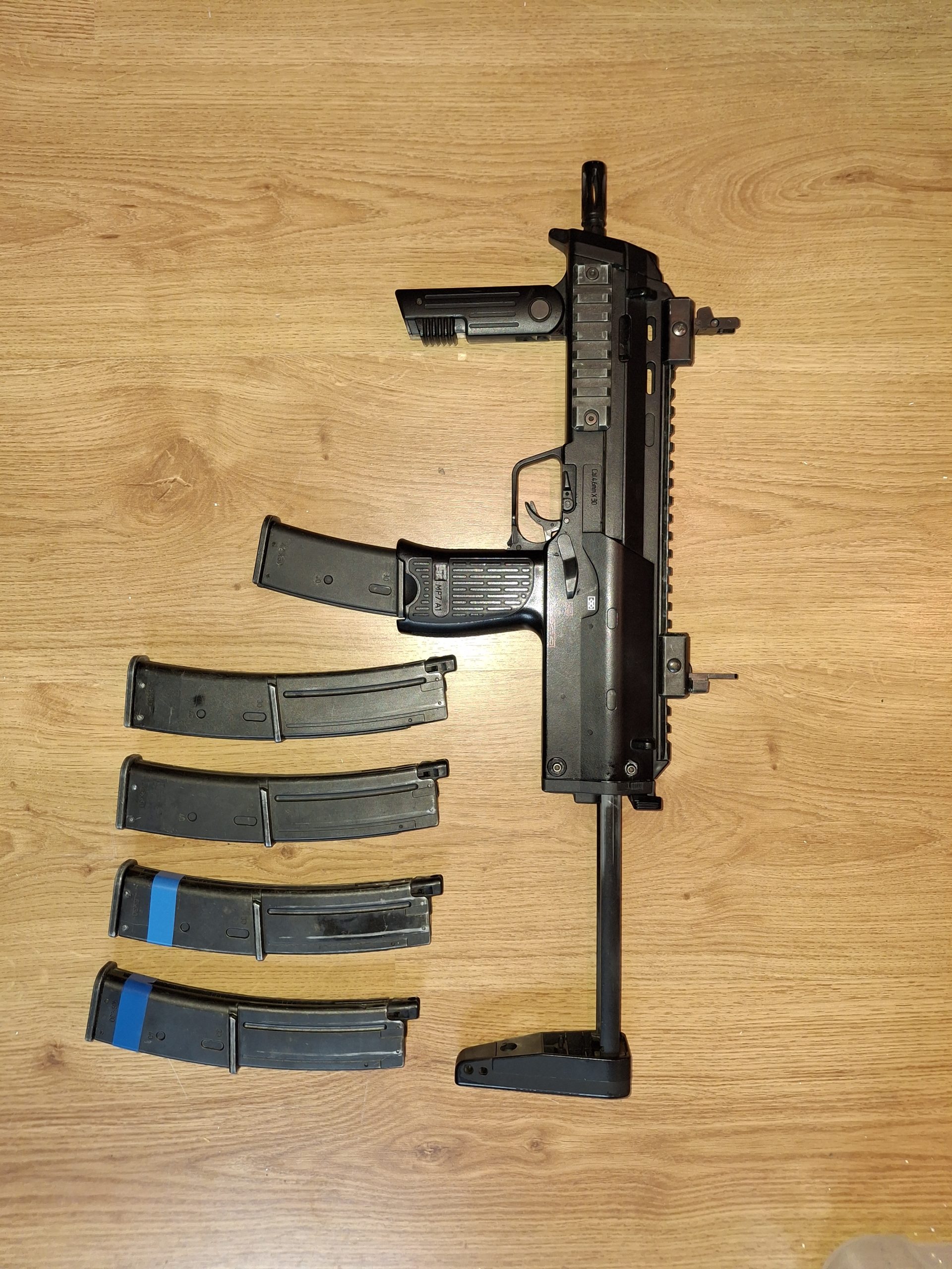 MP7 Tokyo Marui + 5 chargeurs GBBR