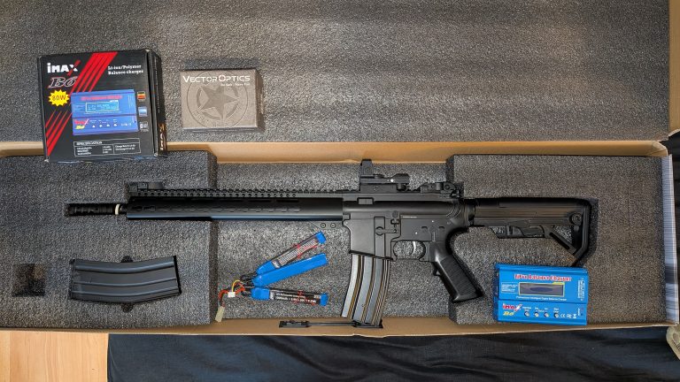 Pack Complet Airsoft (État Neuf) – Golden Eagle M4 + Vector Optics + Équipement