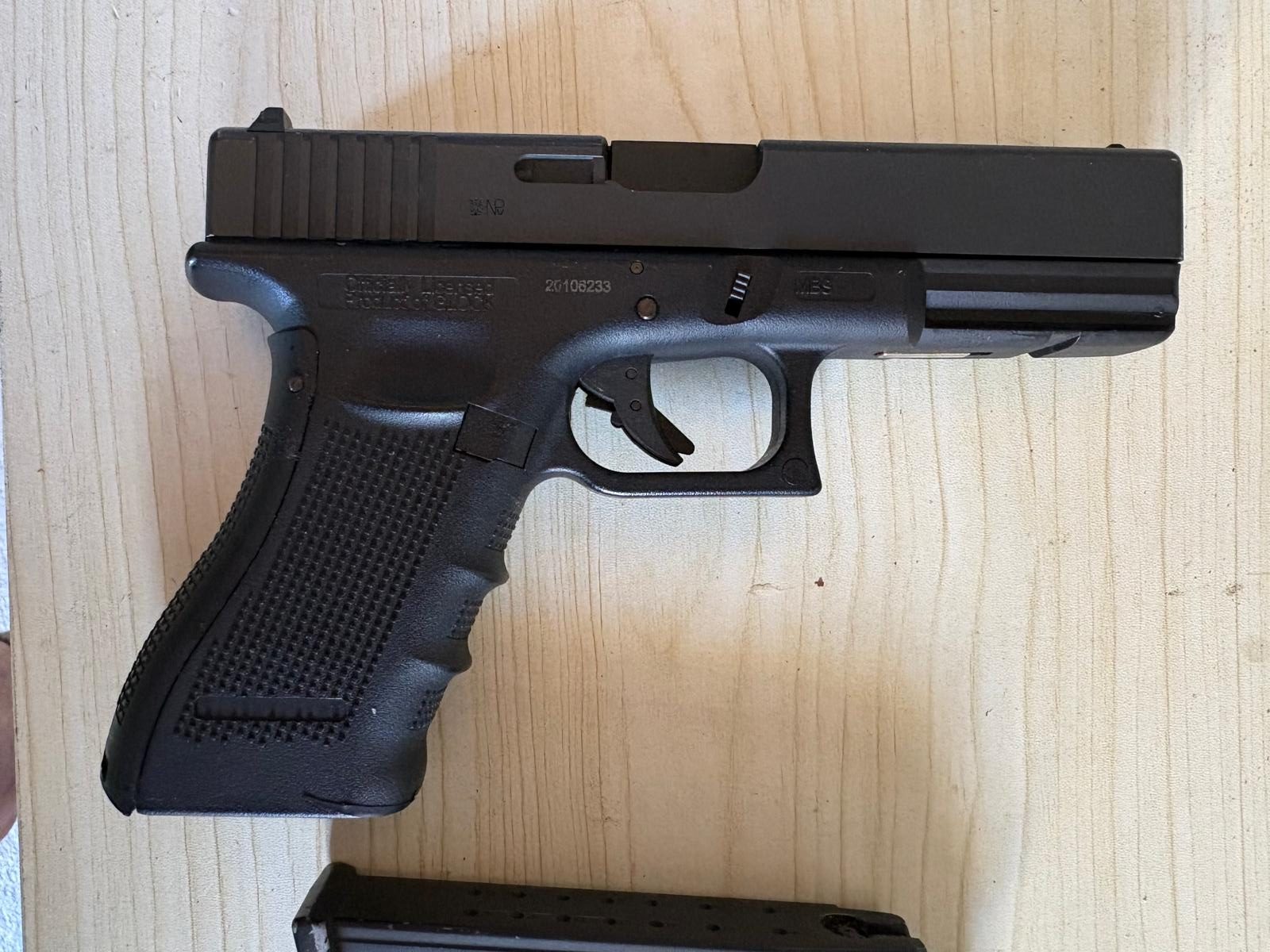 GLOCK 17 Gen 4 co2 CYBERGUN + 2 CHARGEURS