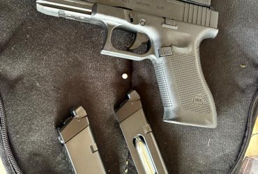 Glock 17 Gen 5 MOS UMAREX CO2 + chargeur gaz