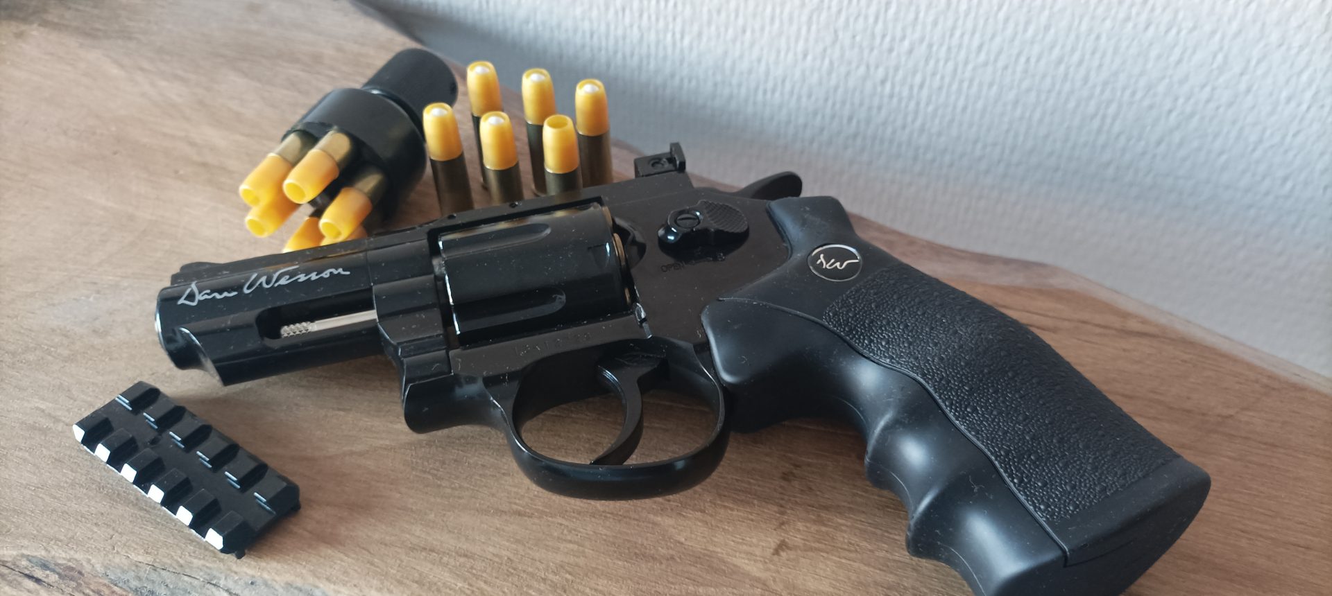 Revolver Dan Wesson CO2