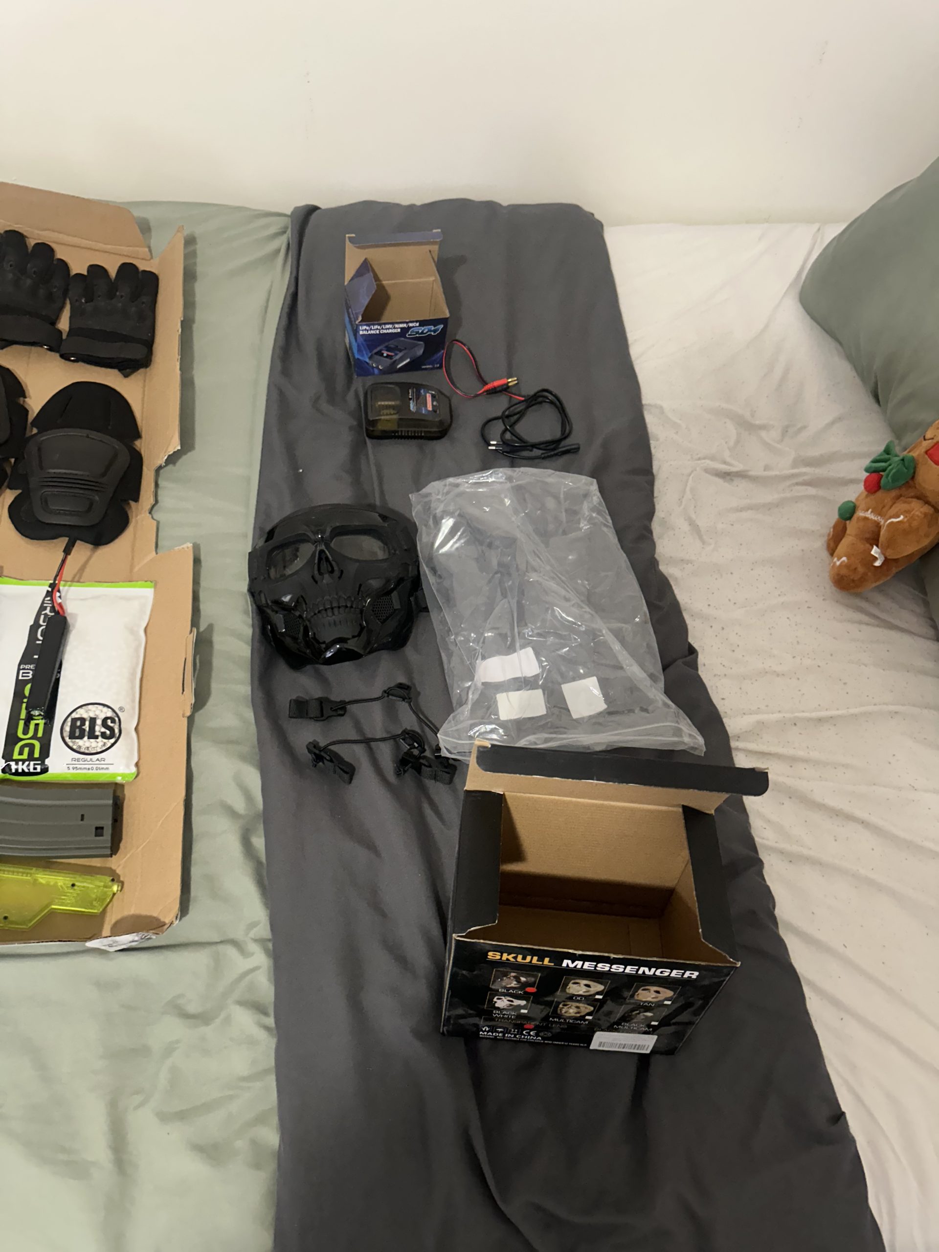 Réplique M4 à batterie + accessoire