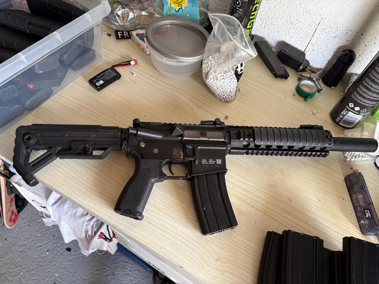 M4 Specna SA E6 light ops edge + 6 chargeurs low cap et 1 hi cap