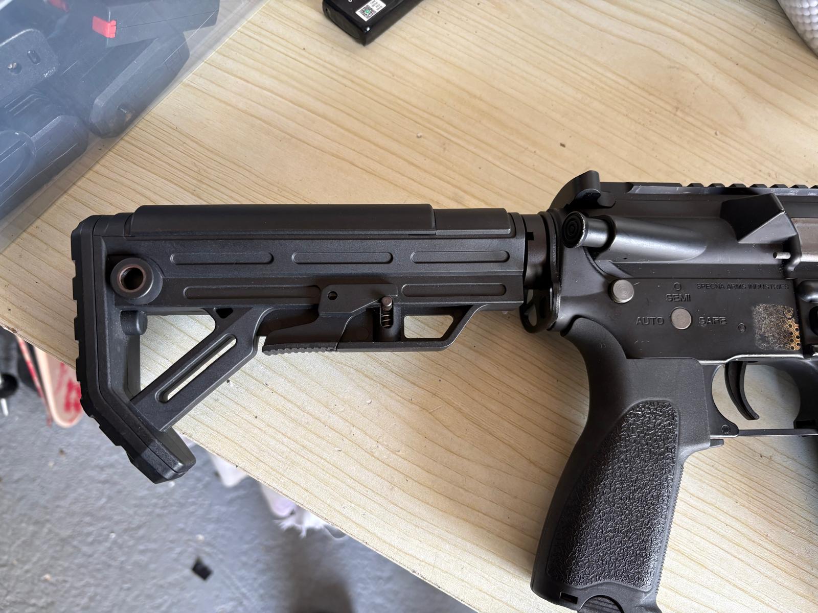 M4 Specna SA E6 light ops edge + 6 chargeurs low cap et 1 hi cap
