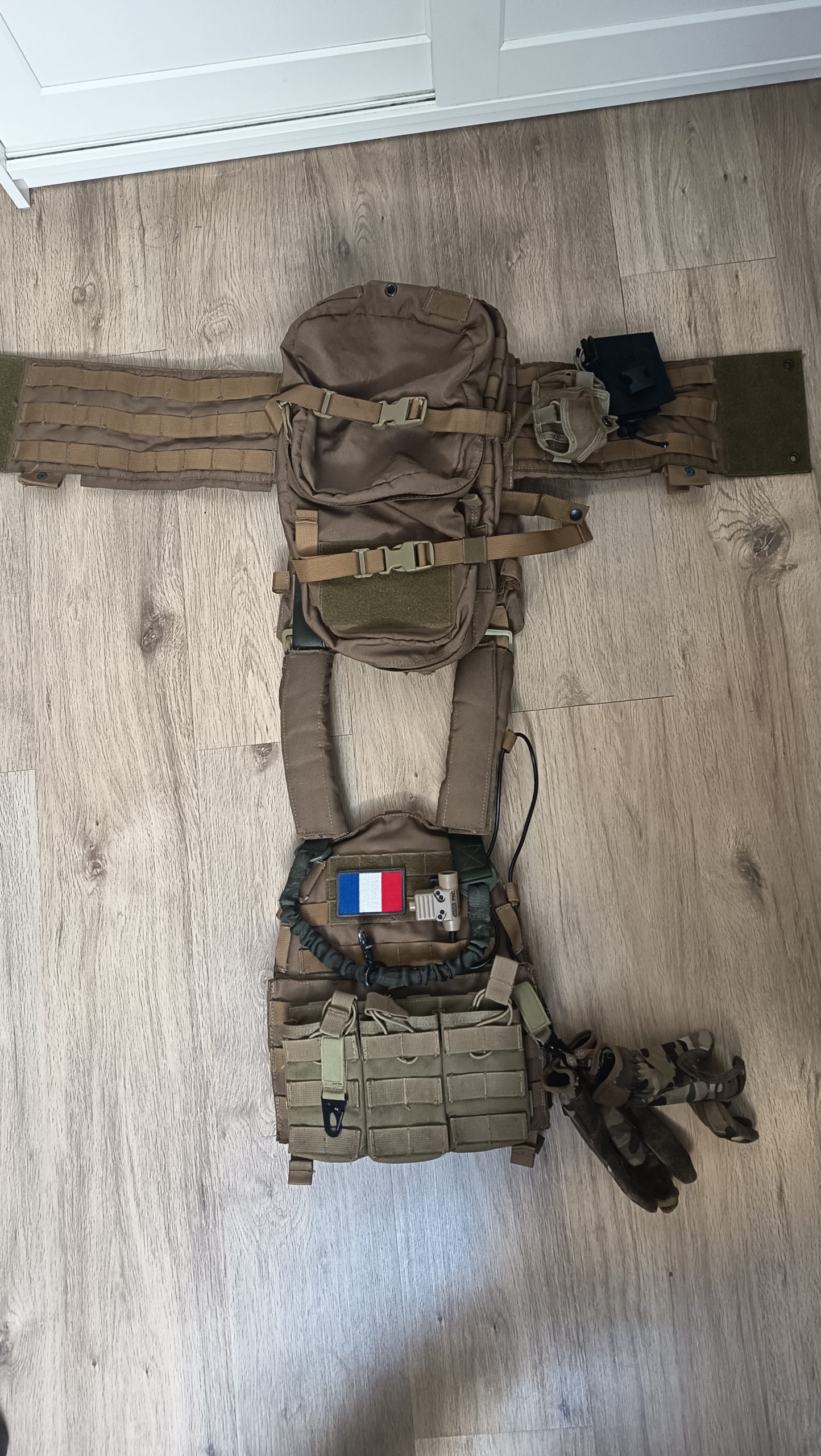 Gilet tactique tan + pack panel