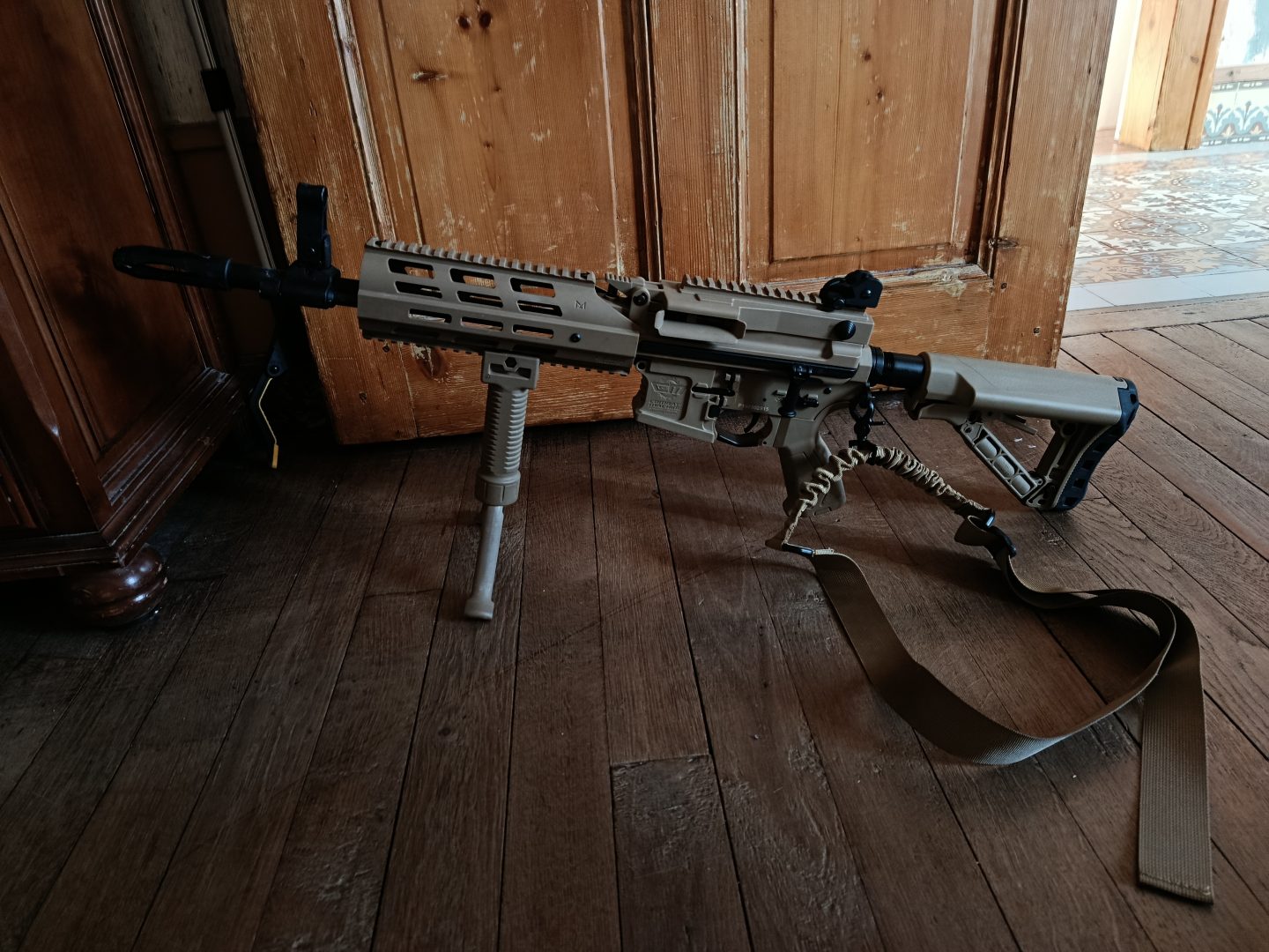 CM16 LMG Tan G&G