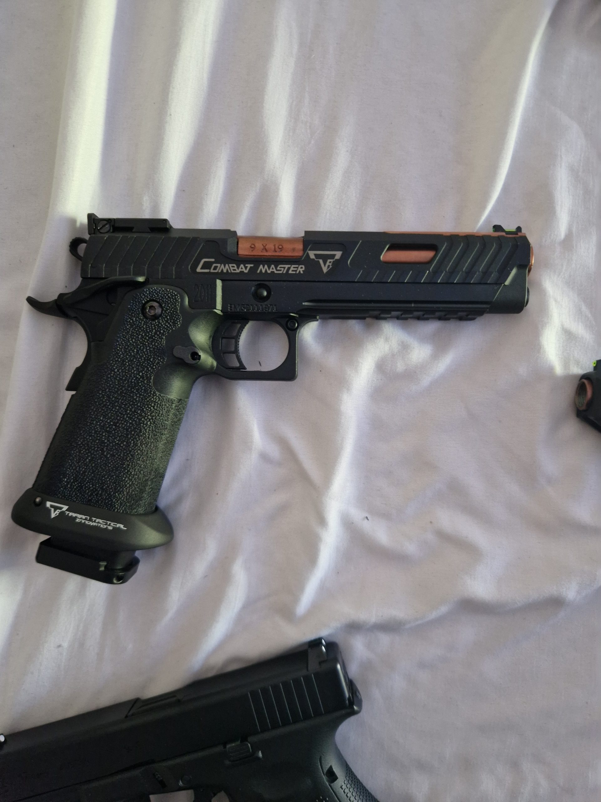 STI & Taran Tactical Innovations TTI 2011 Combat Master GBB avec canon Custom Island – Noir