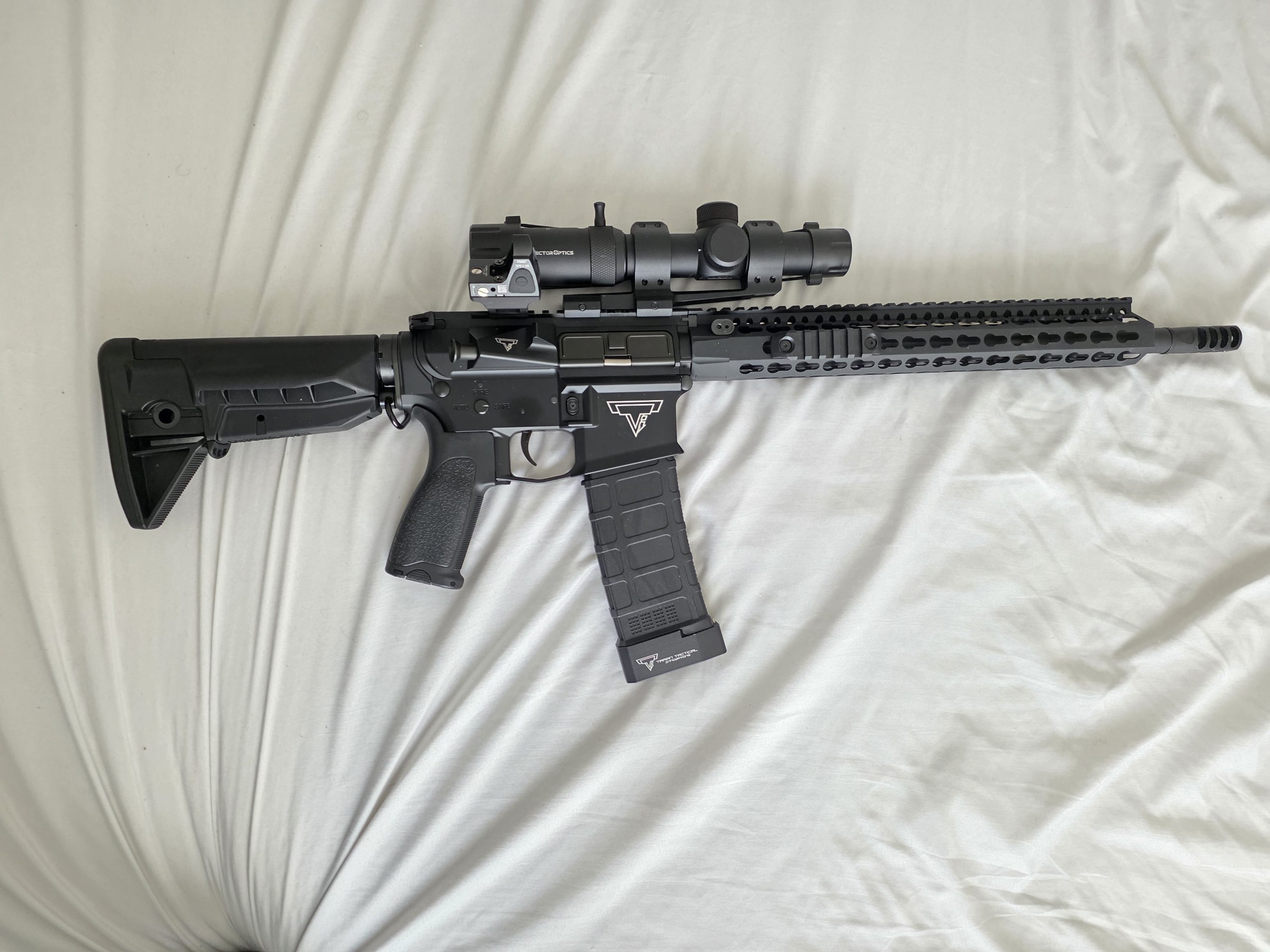 Taran Tactical Innovations TTI TR-1 AR15 13.5" AEG – Version Keymod – EMG – Garde main BCM Angry Gun