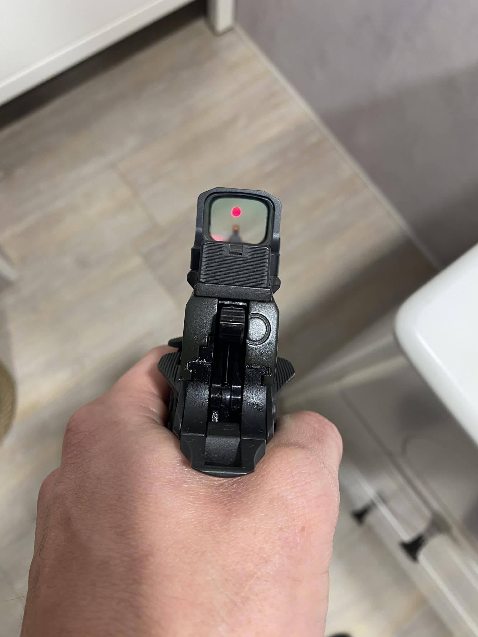 Staccato P Neuf (6mm proshop)avec trois chargeurs neufs avec red dot et prépa interne