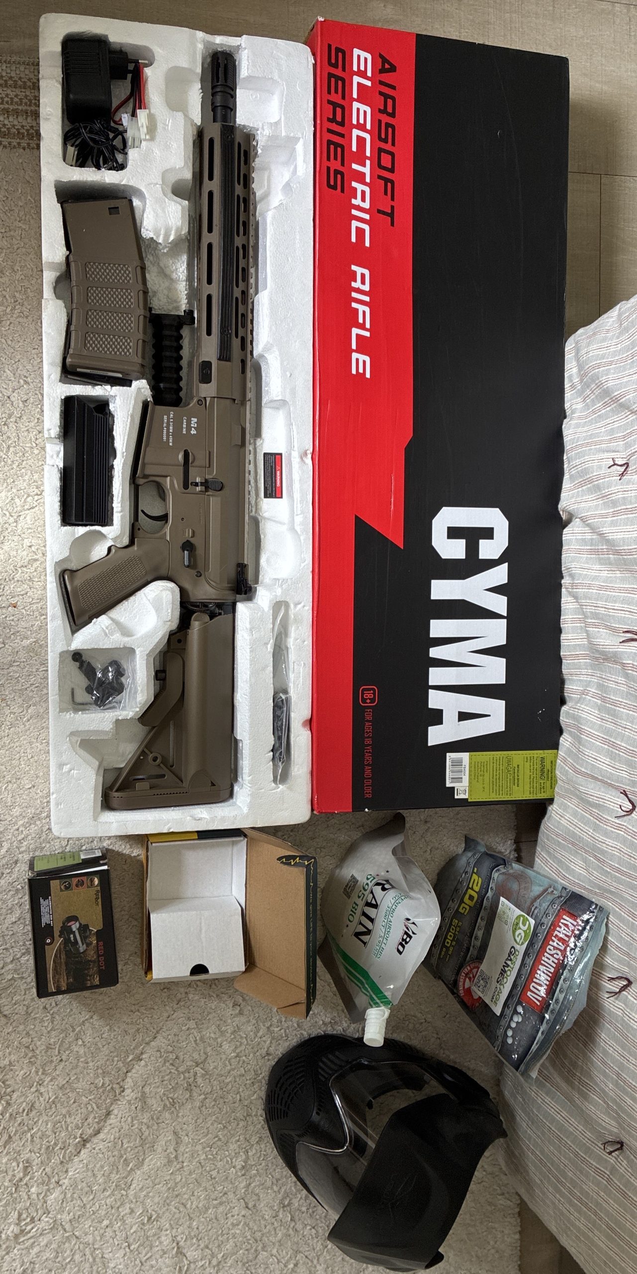 Réplique airsoft M4 + accessoires