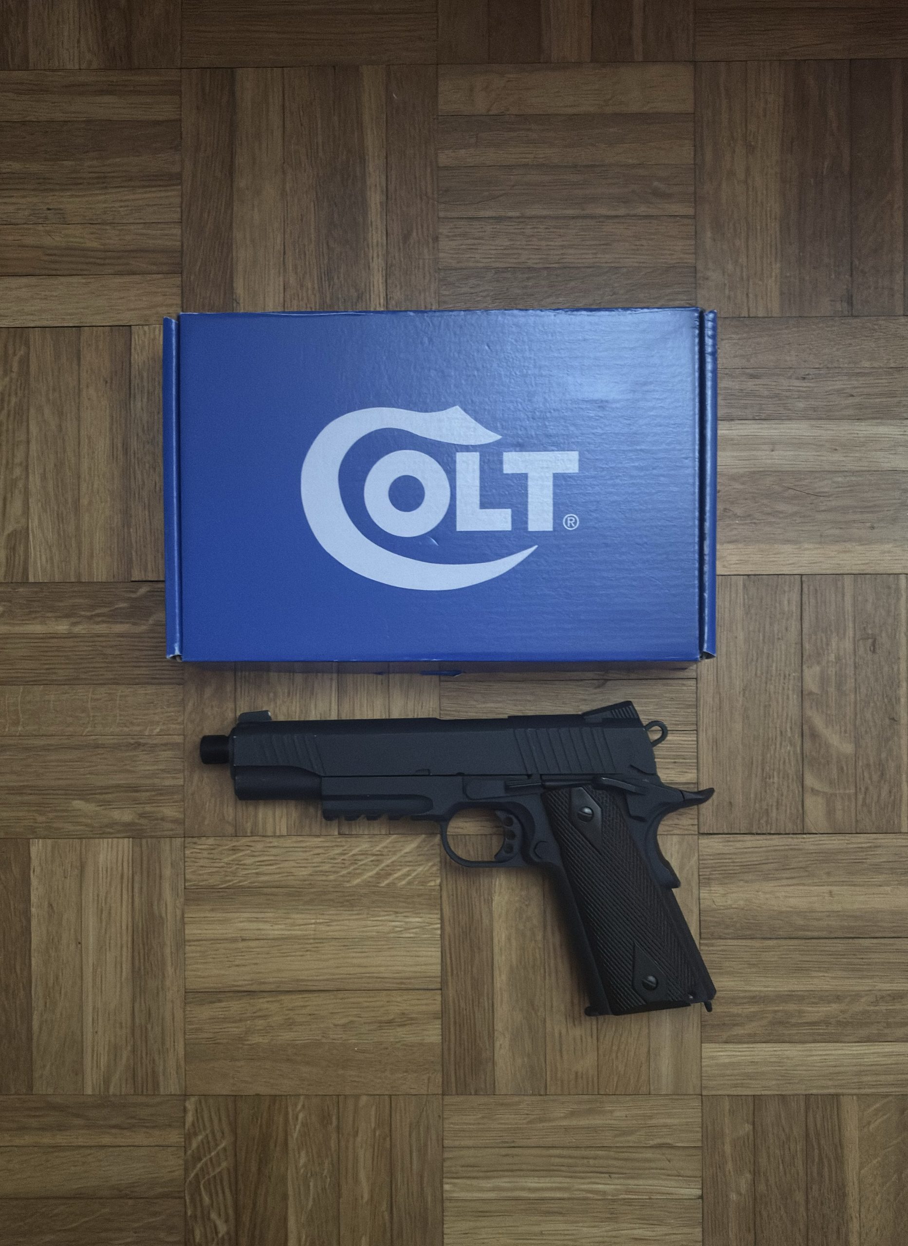 COLT 1911 RAIL GBB (CO2 / NOIR)