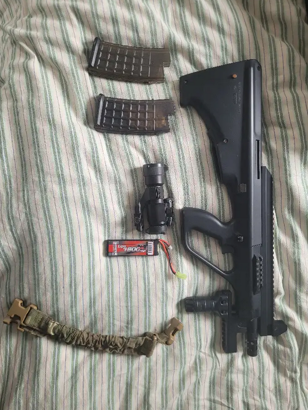 Réplique AUG High cycle Noir Tokyo Marui AEG