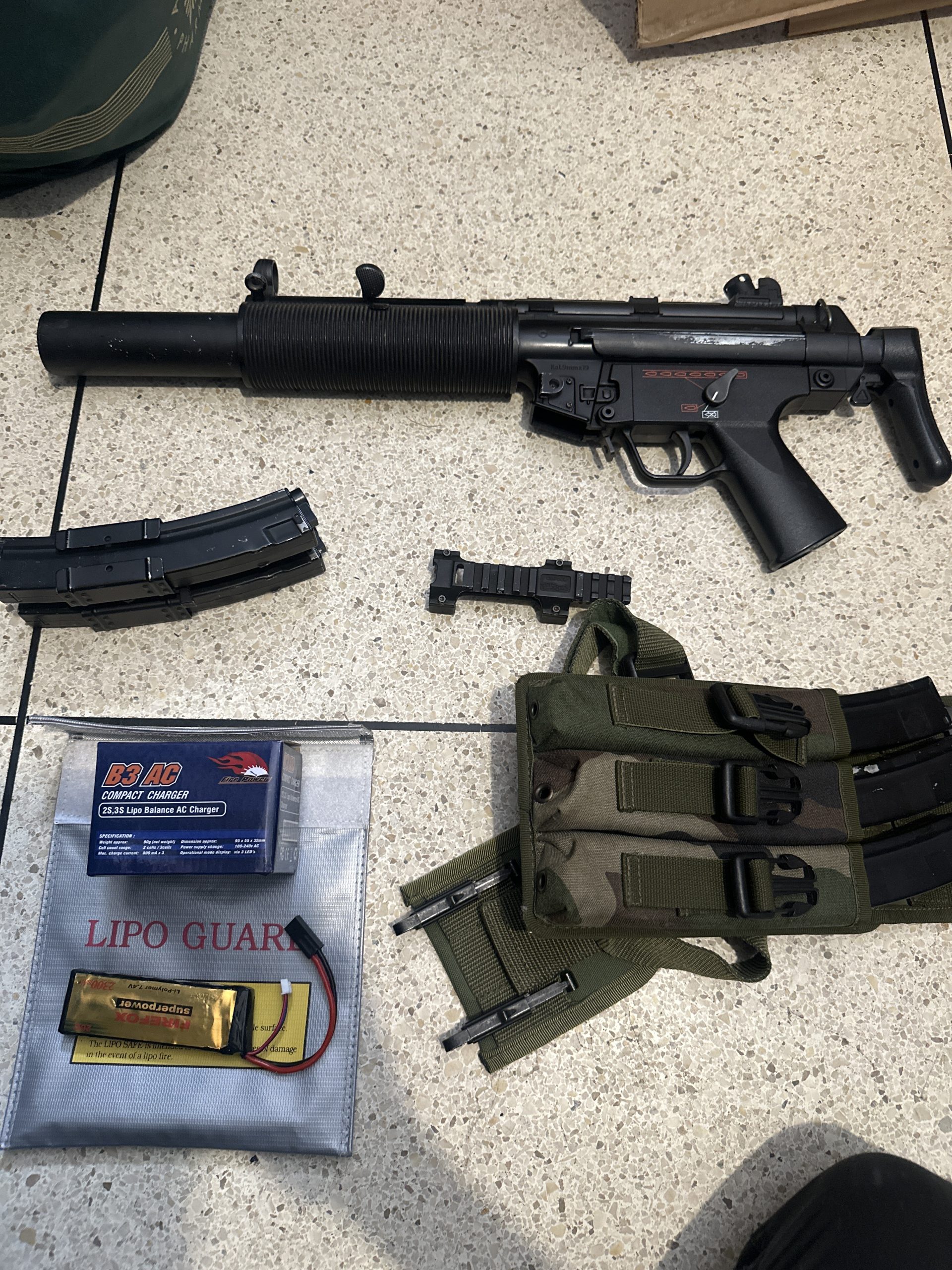 MP5 SD Tokyo Marui + Accesoires