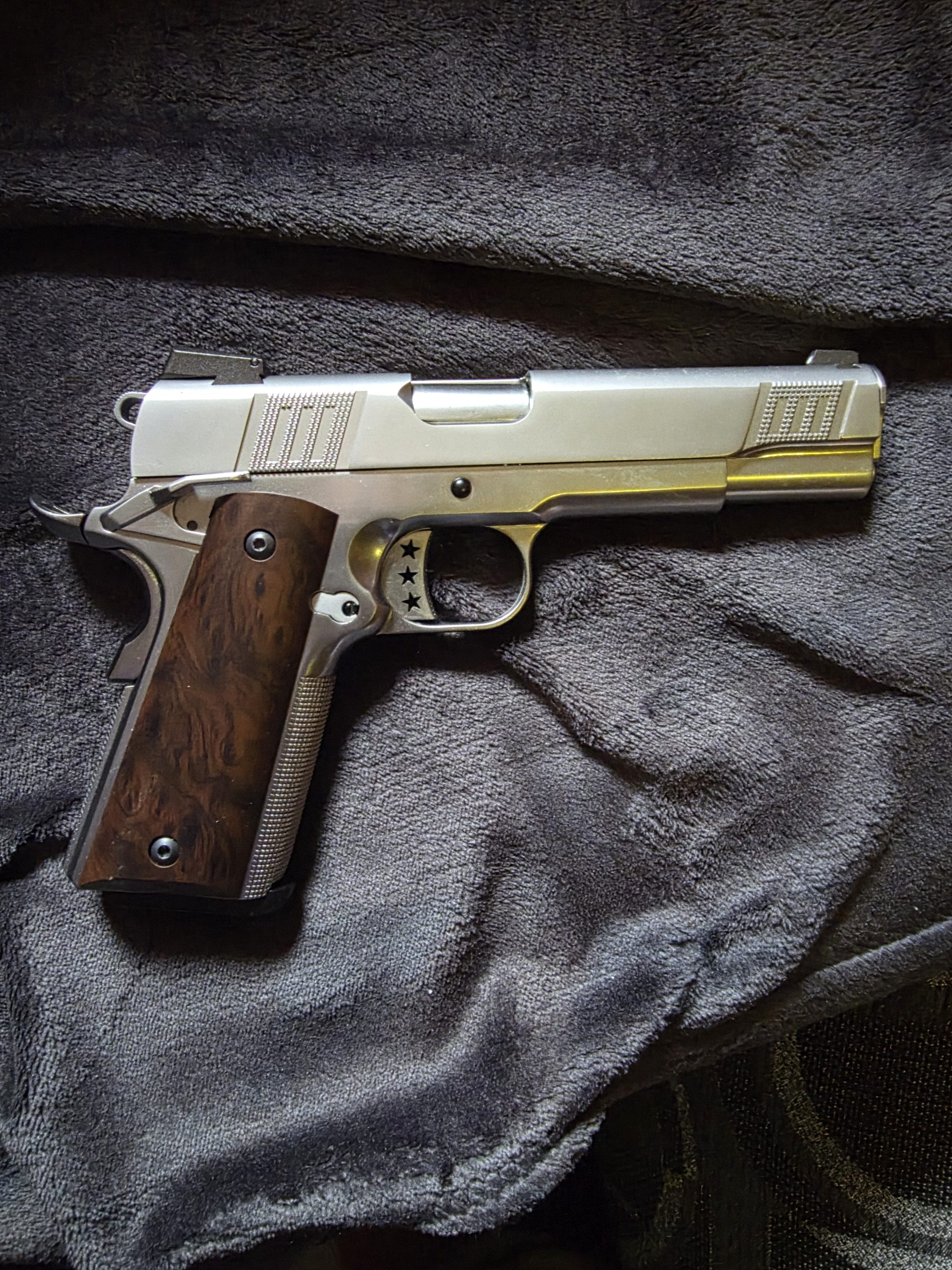 Vends 2 pistolets presque neuf