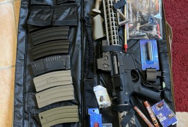 Réplique Airsoft type M4 / AR15 full pack + accessoires + chargeurs