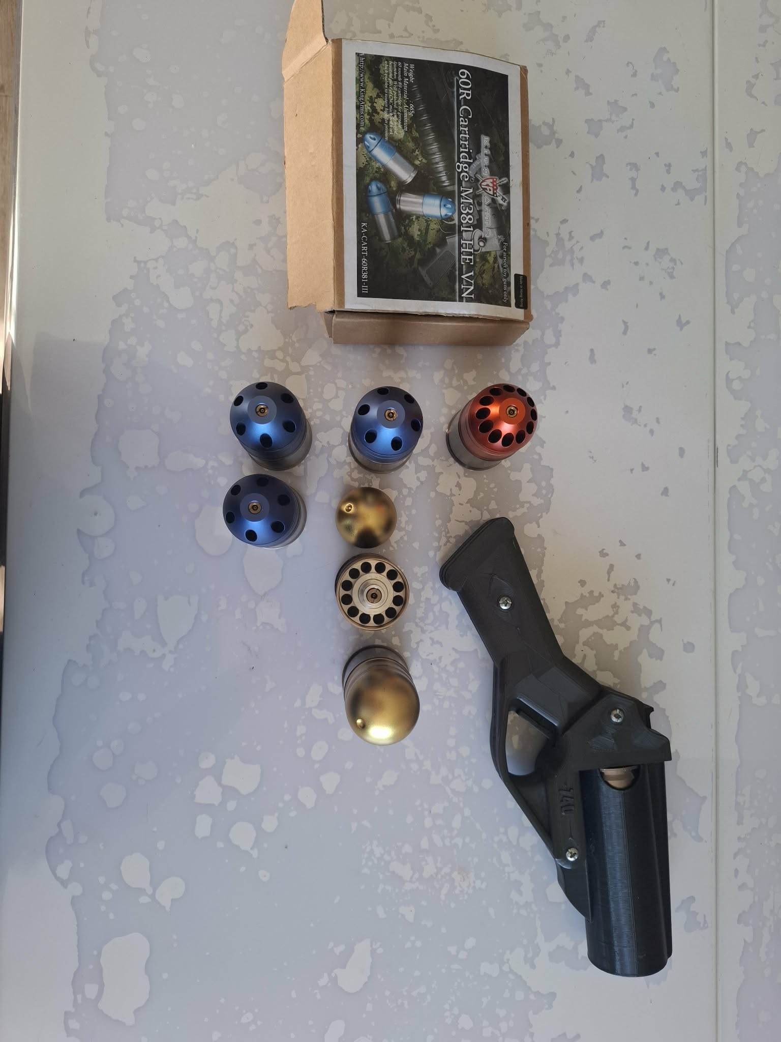 lanceur 40mm + 7 grenades