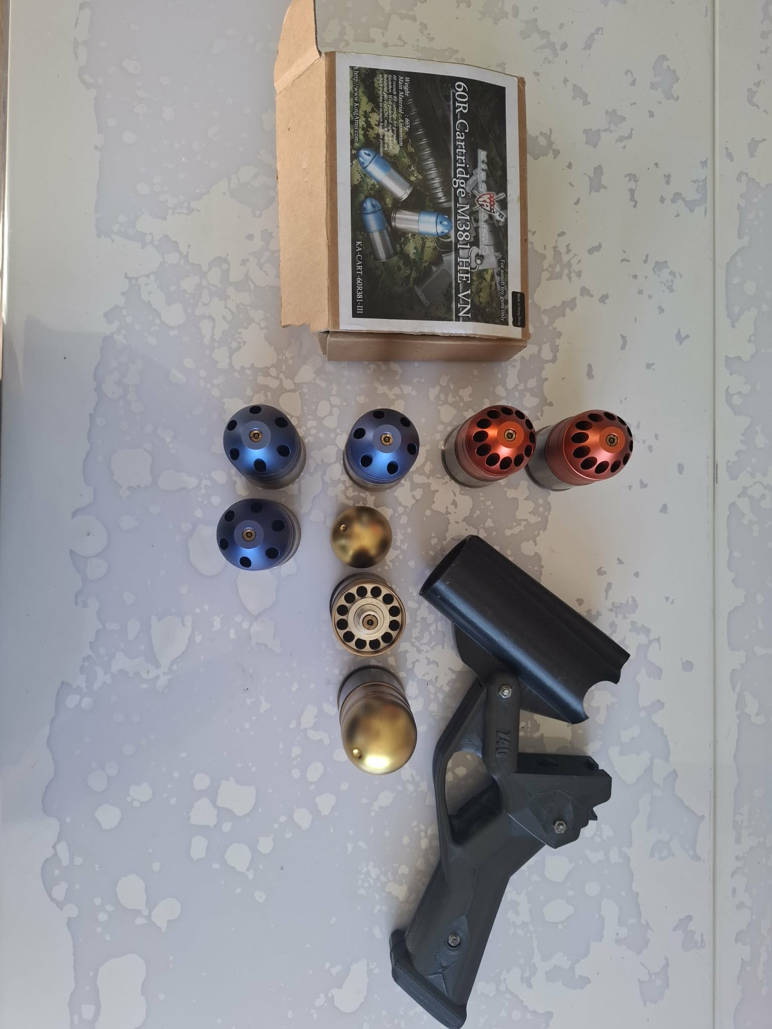 lanceur 40mm + 7 grenades