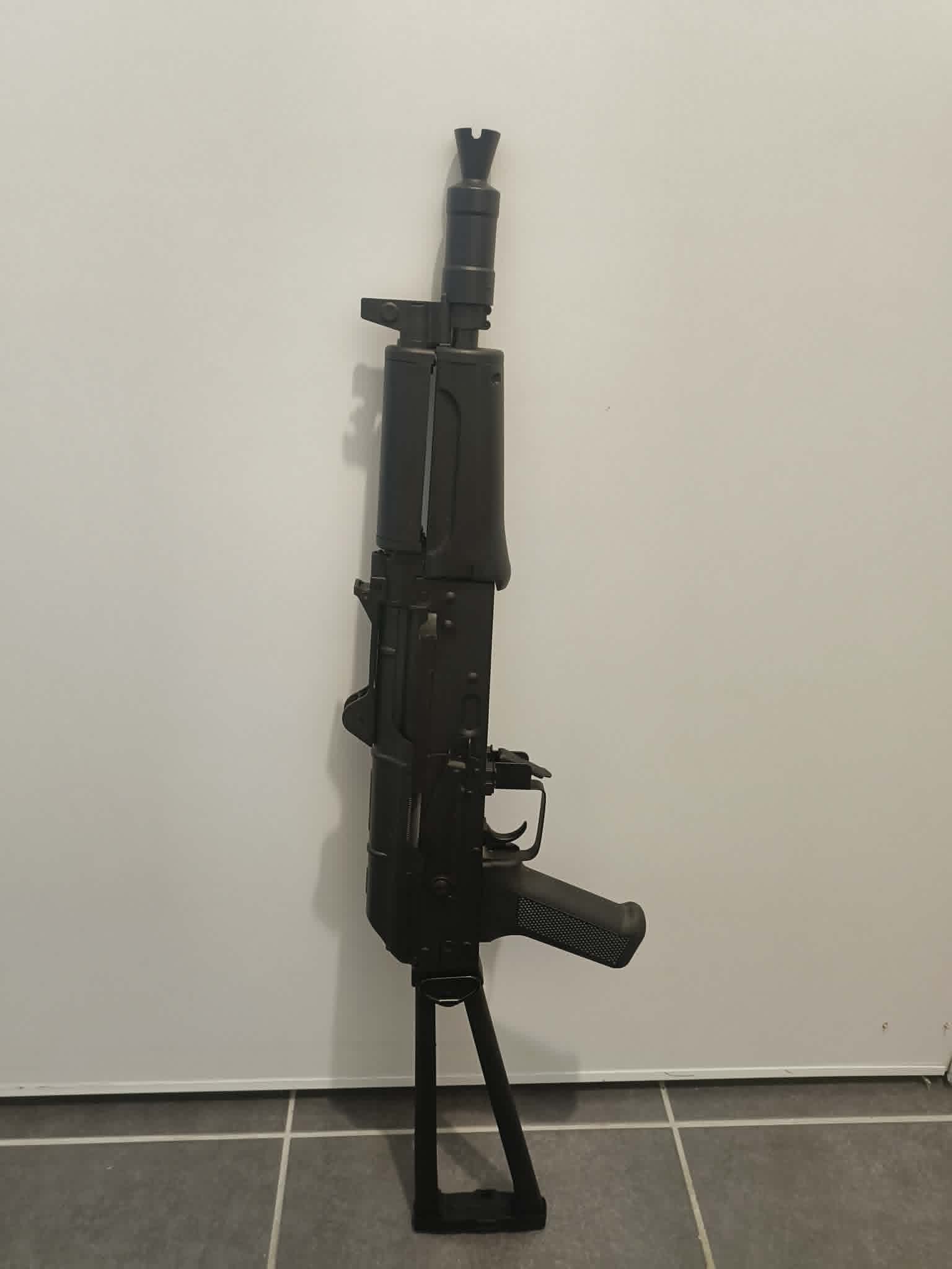 Réplique Airsoft AK-74US ABS NEUVE JAMAIS UTILISÉE – Comme neuve + Chargeur