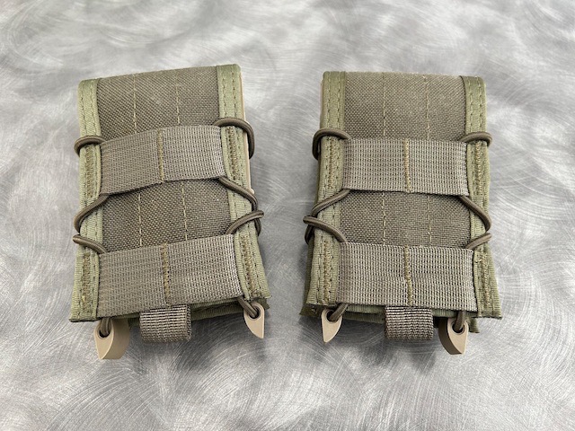 ceinture de combat "slim-grip slotted" de chez HSGI et porte-chargeurs