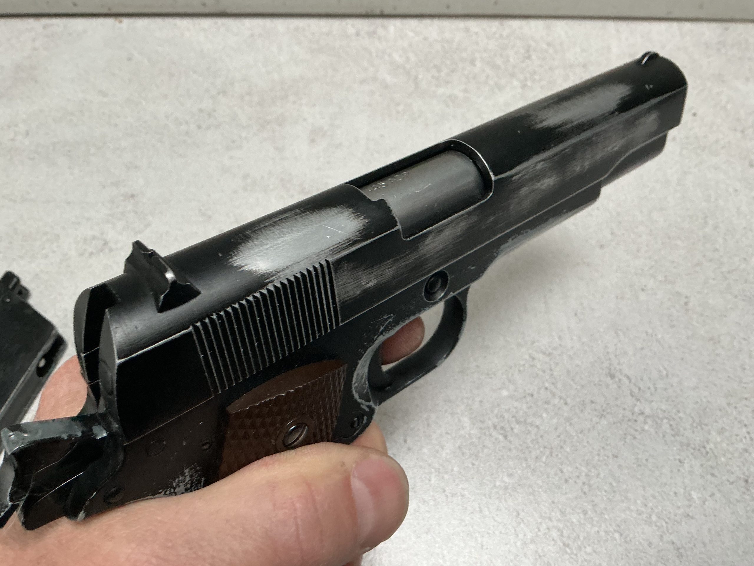 Colt 1911 et 2 chargeurs