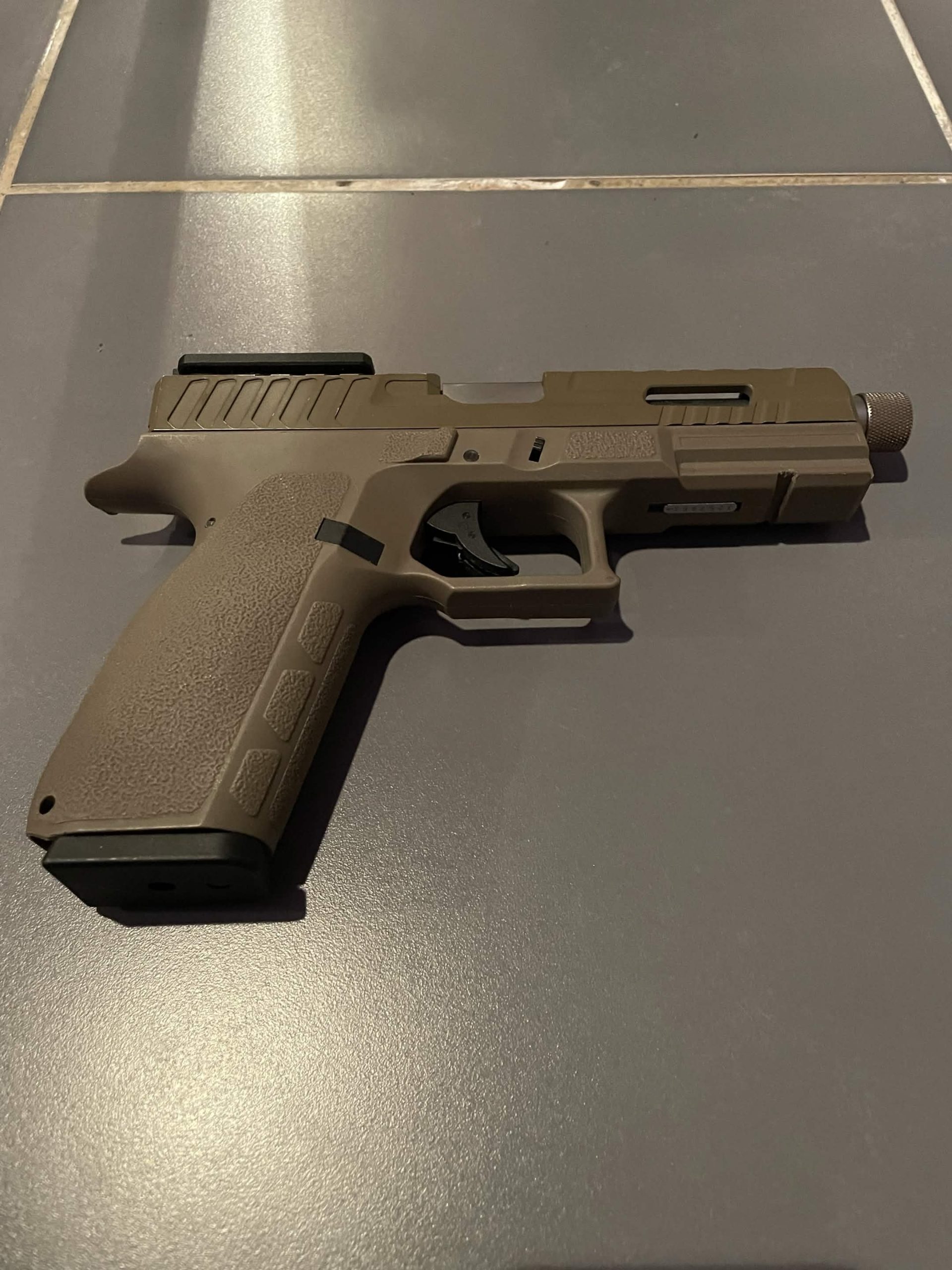 KP-13F (Full auto) Tan KJ Works Gaz